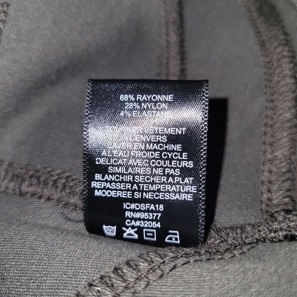 Sanctuary Anthropologie Camouflage Leggings.  Size Medium. Waist 28" Inseam 30" - Picture 10 of 12